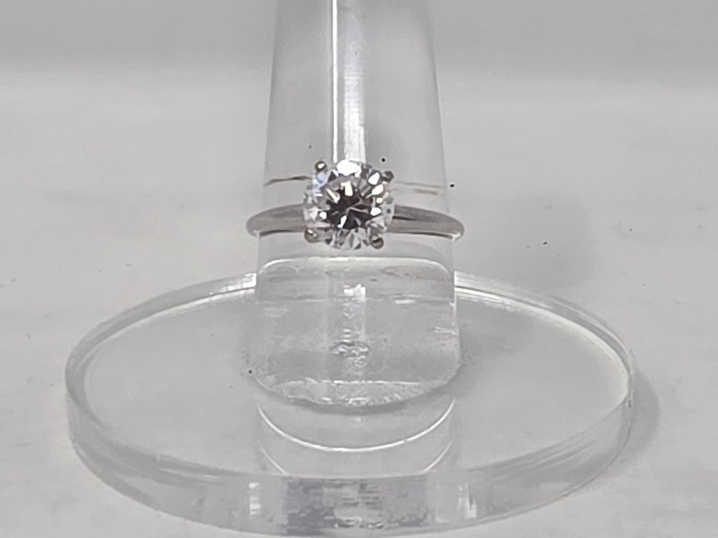 14-KT White Gold Solitaire w/ Cubic Zirconia - Size 7 - 2.6 Grams Total Weight