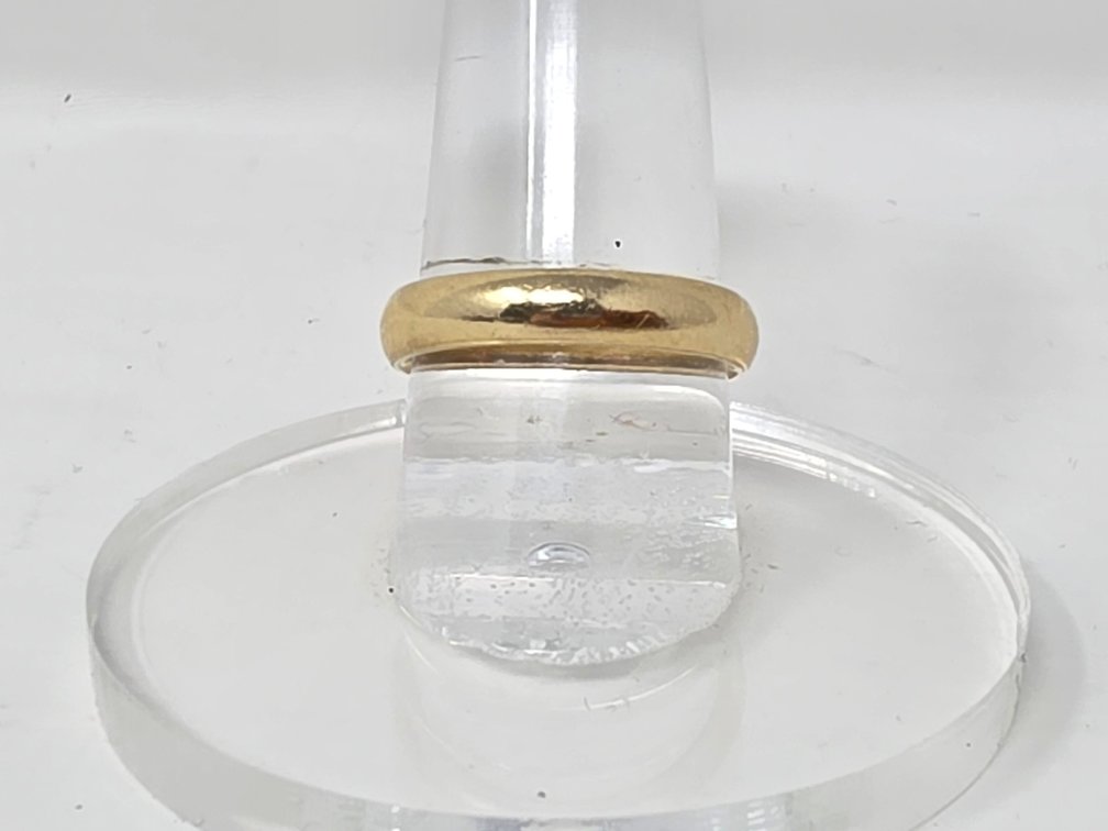 14-KT Gold Ring - Measures 4MM Wide - Size 7.25 - 4.38 Grams Total Weight