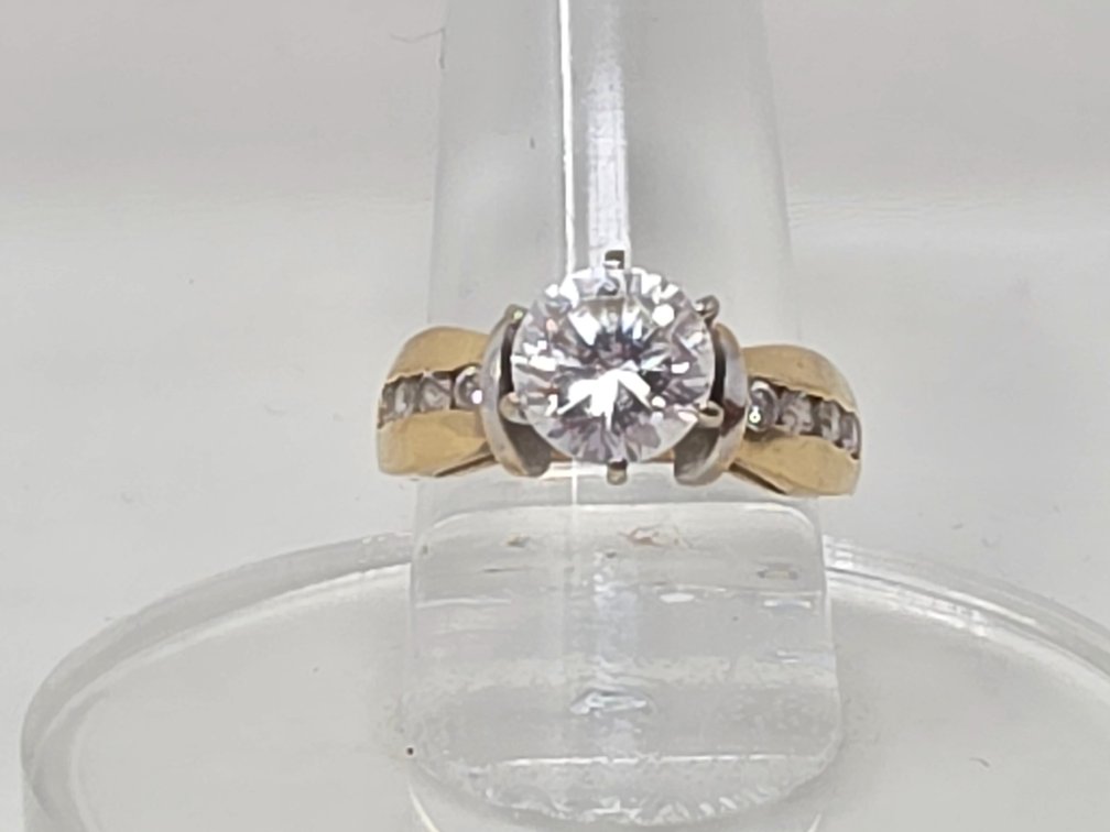 14-KT Gold Cubic Zirconia Engagement Ring - Size 7.5 - 5.9 Grams Total Weight