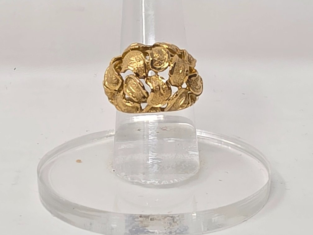 18-KT Gold Domed Textured Leaf Motif Ring - Size 7 - 6.3 Grams Total Weight