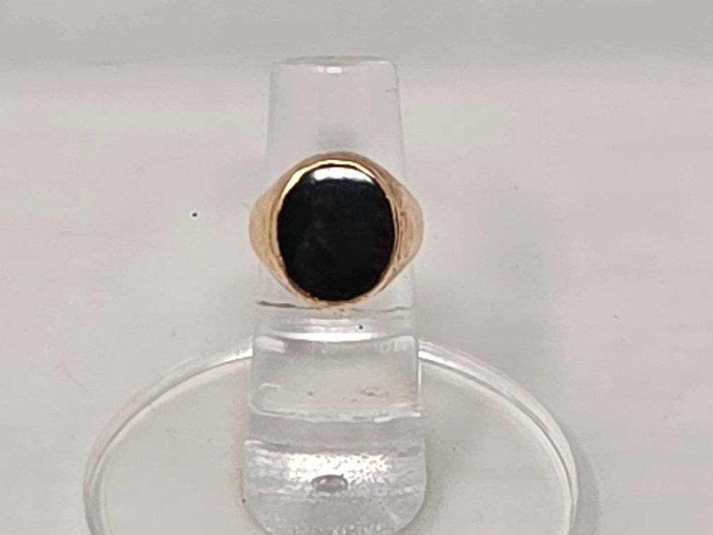 10-KT Gold Oval Bloodstone Signet Ring - Size 5 - 5.1 Grams Total Weight
