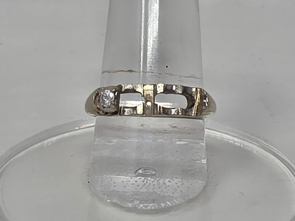 14-KT White Gold w/ 1 Diamond - Scrap - 2.74 Grams Total Weight