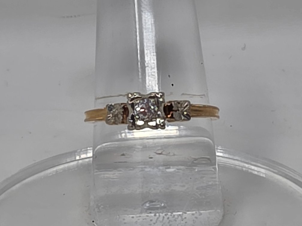 14-KT Gold Vintage Box Illusion Set Diamond Solitaire Ring - Size 7 - .13 Carats of Diamonds - 2 Grams Total Weight