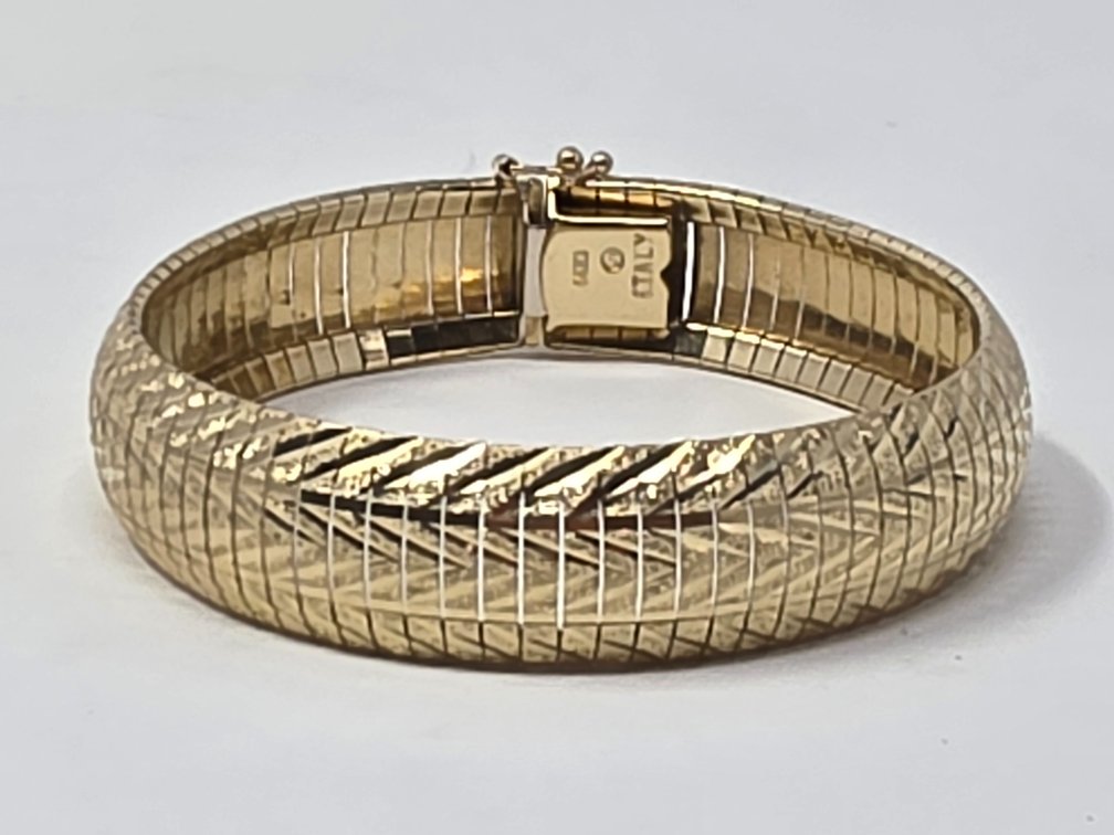 14-KT Gold Italian Textured Flat-Link Omega-Style Bracelet- Measures 7" Long x 13.65MM Wide - 24.7 Grams Total Weight