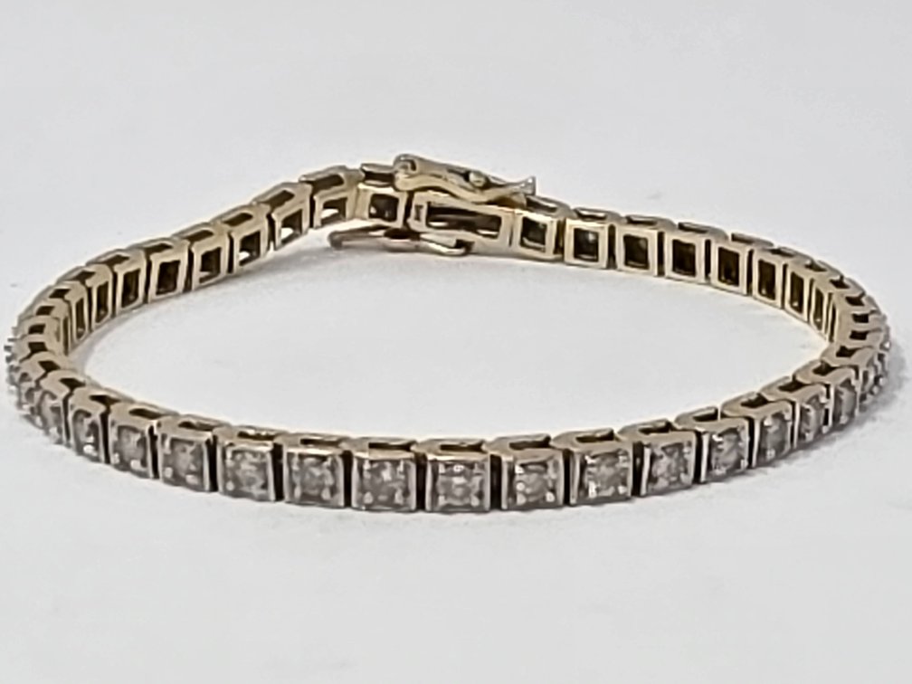 14-KT Box Link Diamond Bracelet - Measures 7" x 3.8MM - Round Full Cut Diamonds .06 Carat Diamonds (42 Total) 2.52 Carats Total - Clarity I-1 to I-2 - Color: H-I - 13 Grams Total Weight
