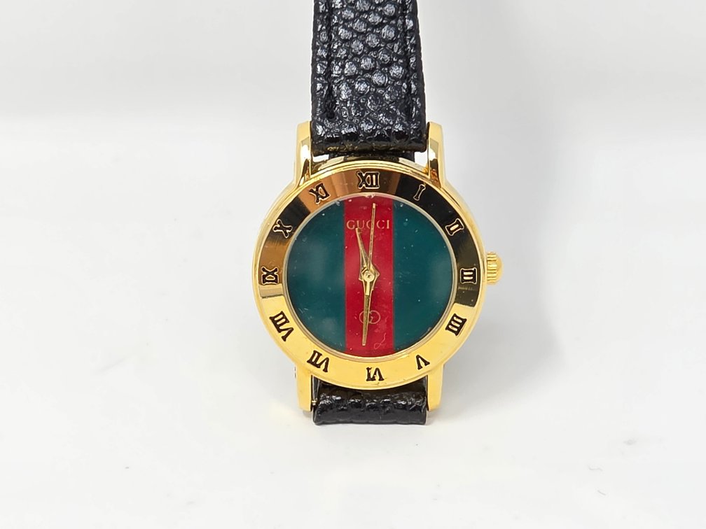 Gucci Watch w/ Black Leather Band - Non-Working - Watch Case is 25MM in Diameter