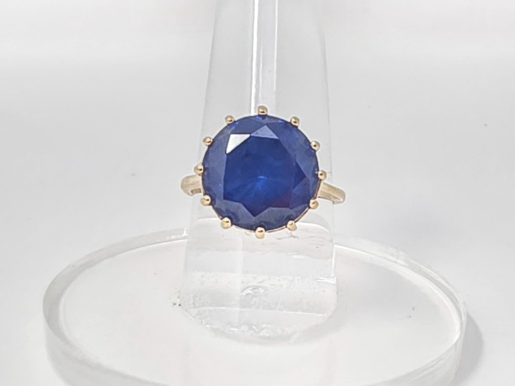 10-KT Gold Ring w/ Lab Grown Blue Spinel - Size 7.25 - Blue Spinel 8.74 Carats - 4.8 Grams Total Weight