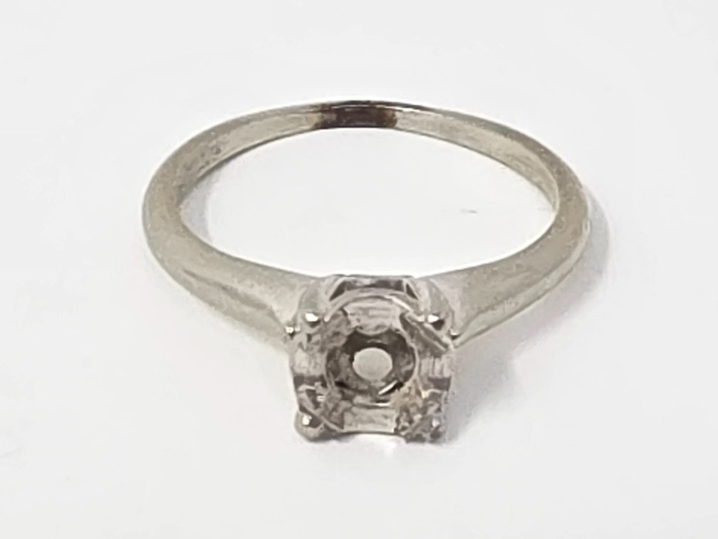 18-KT White Gold Ring - Scrap - Size 6.75 - 3 Grams Total Weight