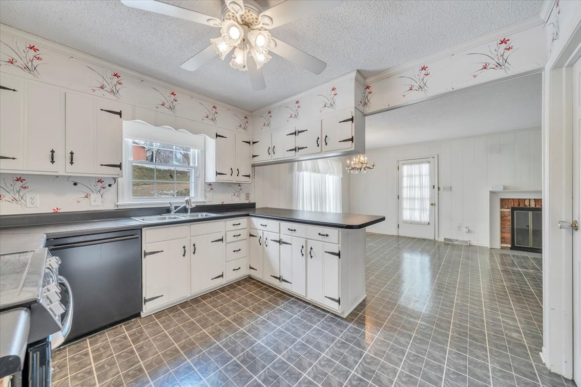 Image for 1807 Sam Lions Trail Real Estate Auction