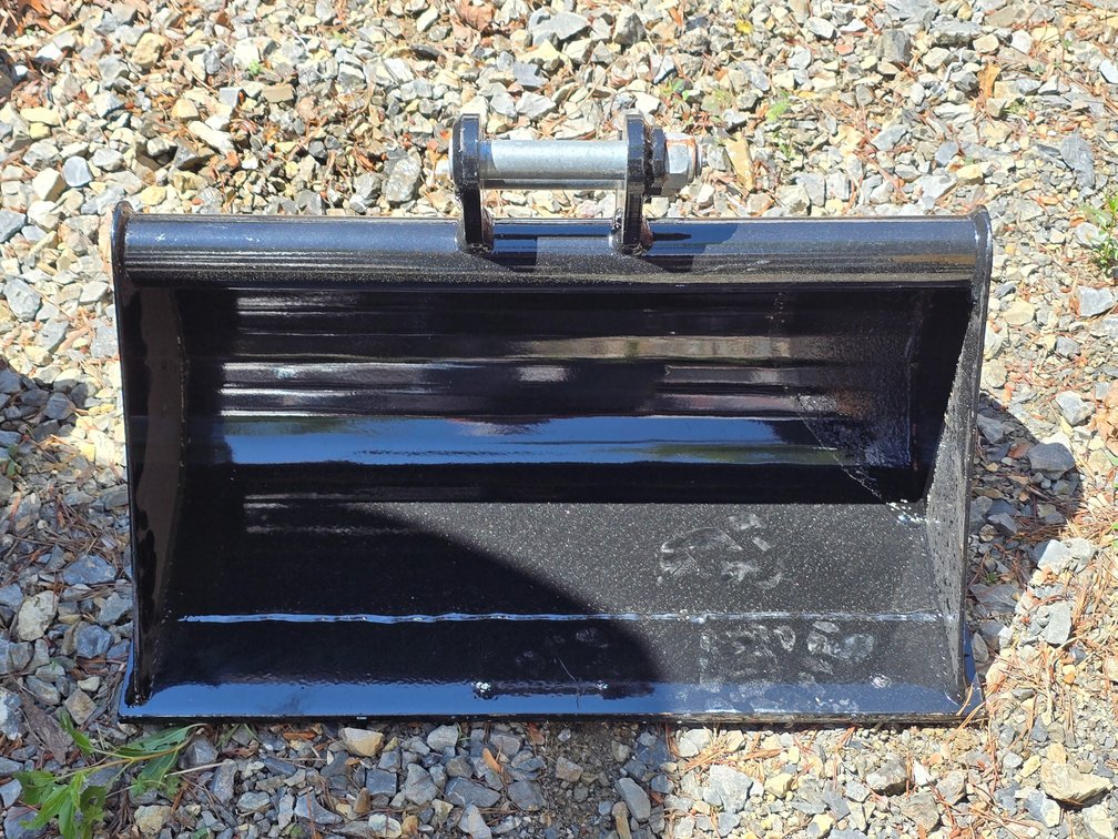 Unused SDLanch 24" Mini Excavator Bucket