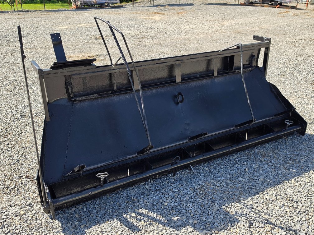 Drag Behind Asphalt Chip Spreader Box