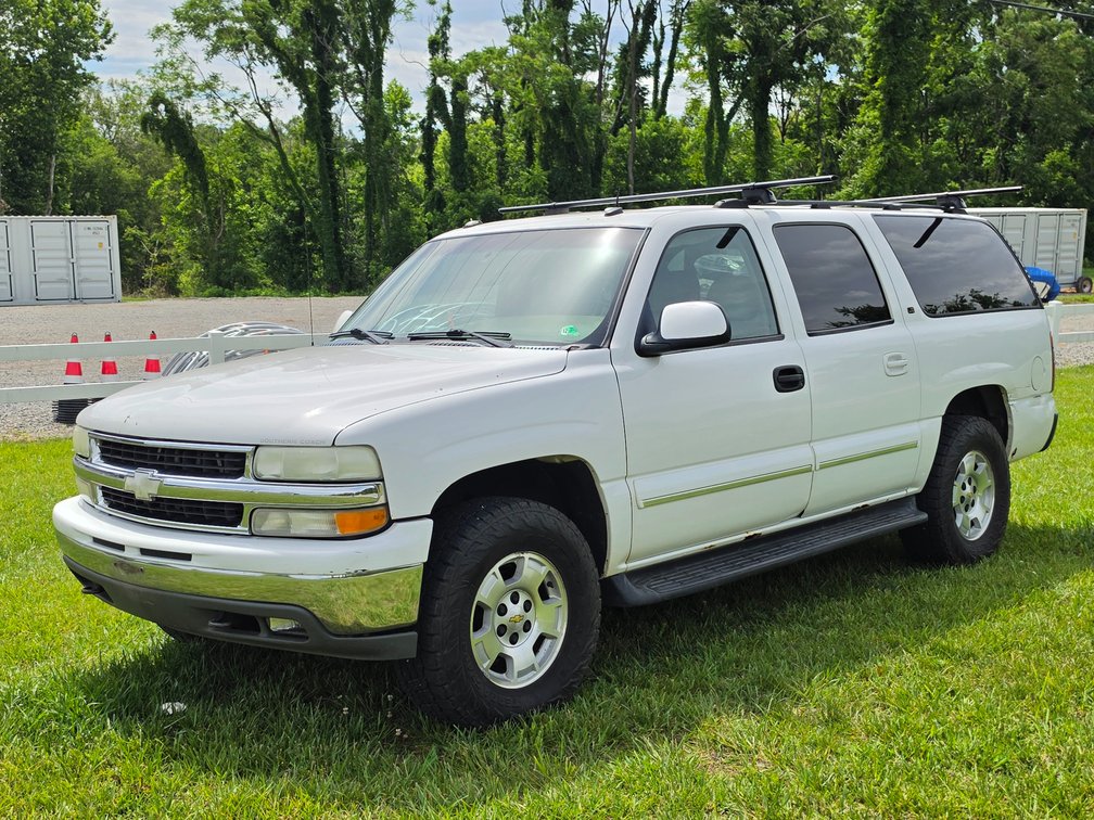 2003 Chevrolet Suburban Multipurpose Vehicle (MPV) VIN 3GNFK16Z33G174135