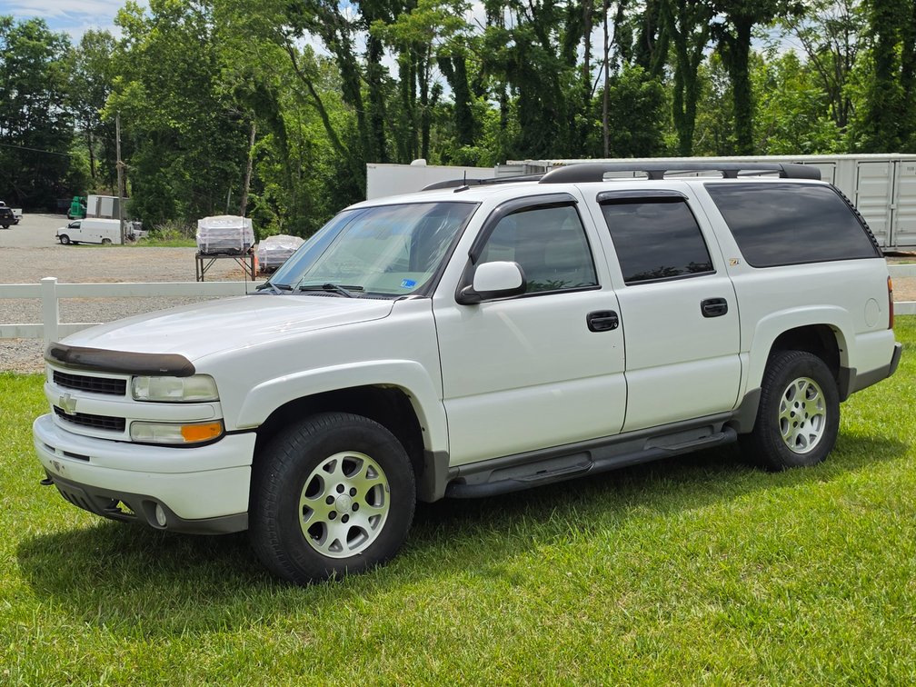 2003 Chevrolet Suburban Multipurpose Vehicle (MPV) VIN: 3GNFK16Z03G283569