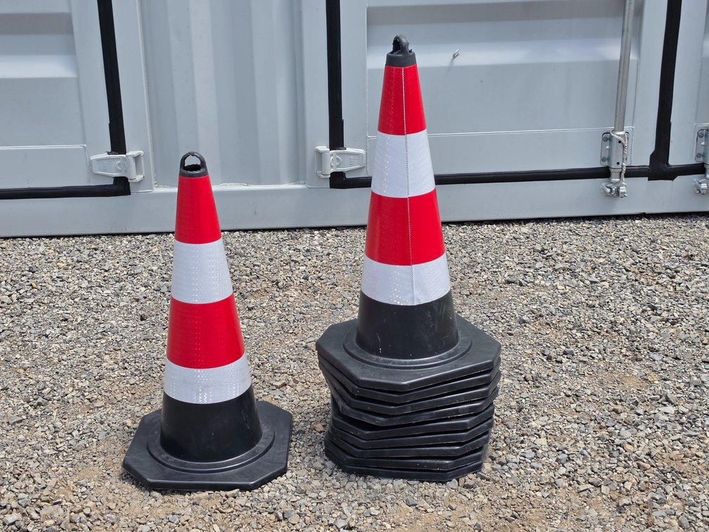 (10) 28" Safety Cones