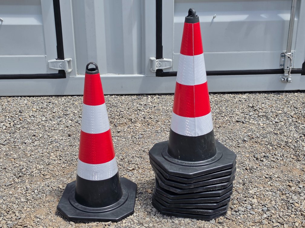 (10) 28" Safety Cones