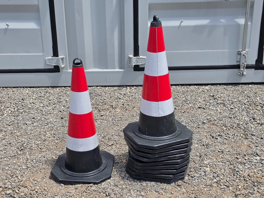 (10) 28" Safety Cones