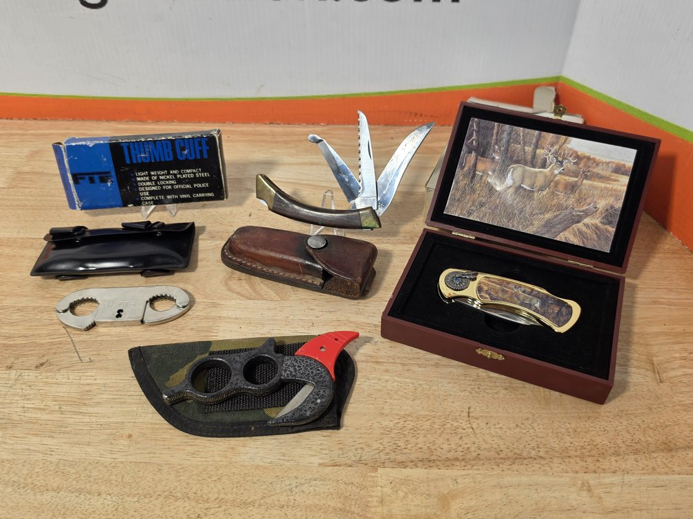 FIE Thumb Cuffs - Browning Multi Use Knife - Deere Picture Folding Knife