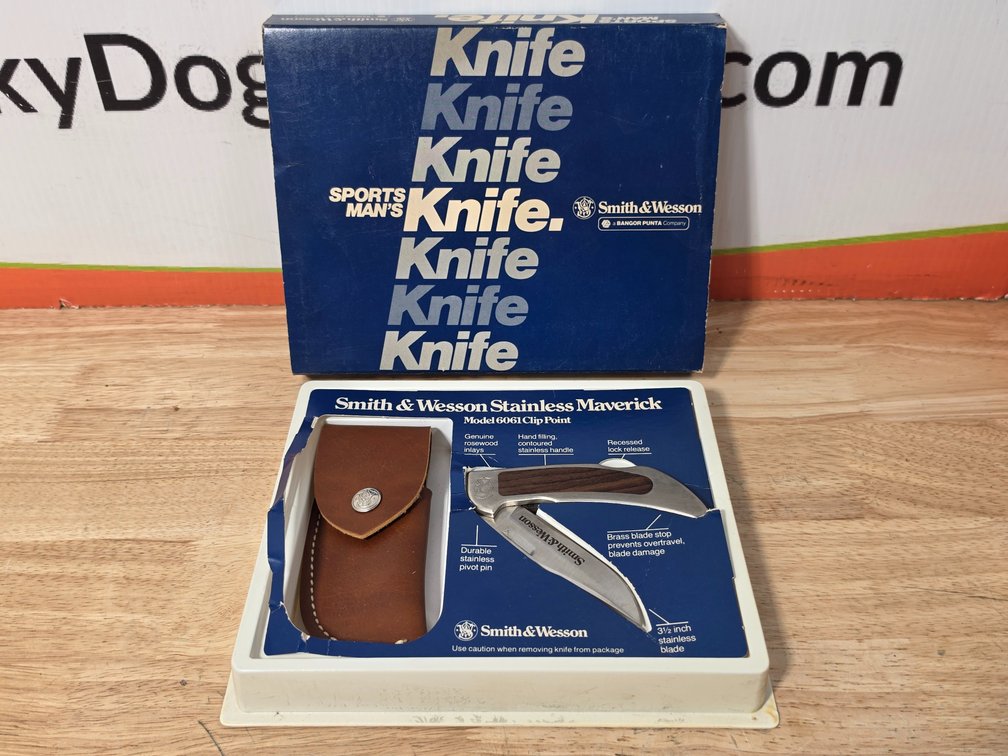 Smith & Wesson Stainless Maverick Model 6061 Clip Point Folding Knife w/ Box and Sheath