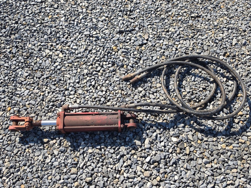 Hydraulic Cylinder w/ Hoses and Fitting