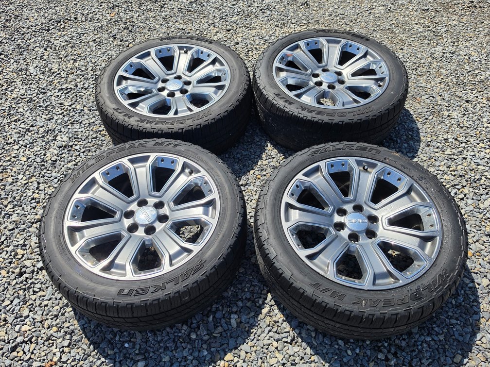 GMC Denali 22" 4 Wheels w/ Tires