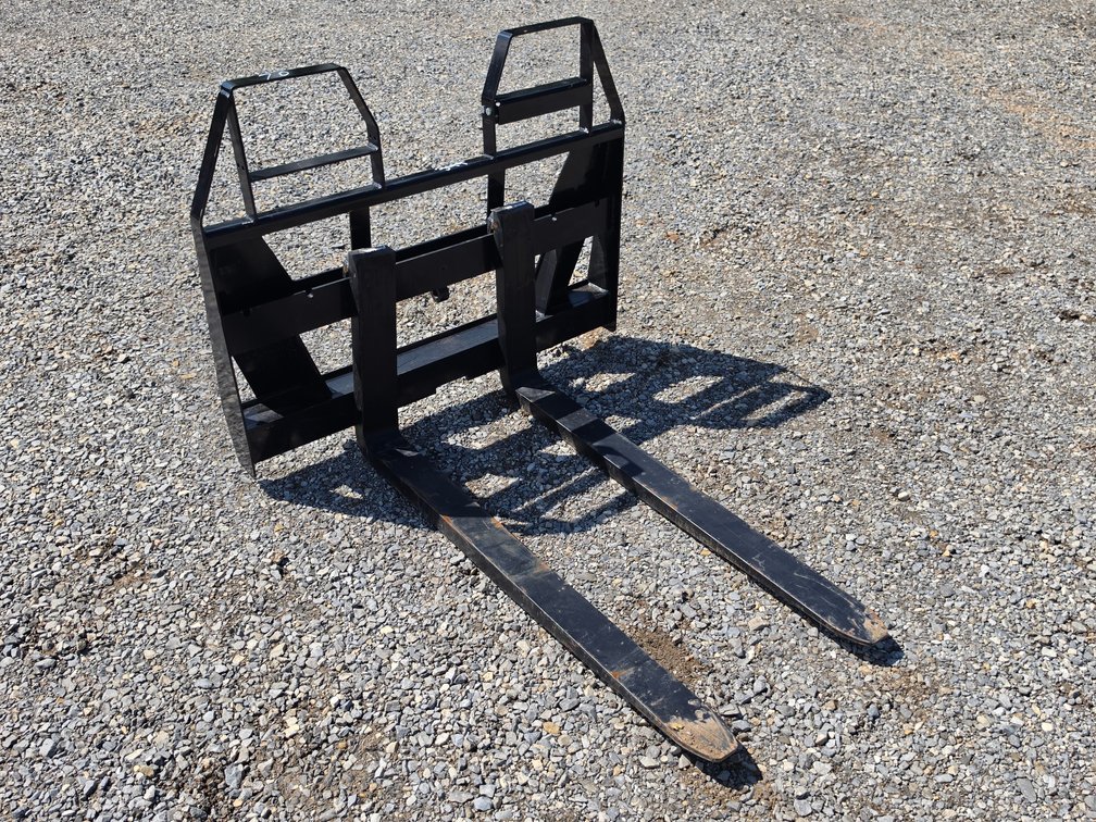 Unused Euro/Global Style Attach Walk Through Pallet Forks