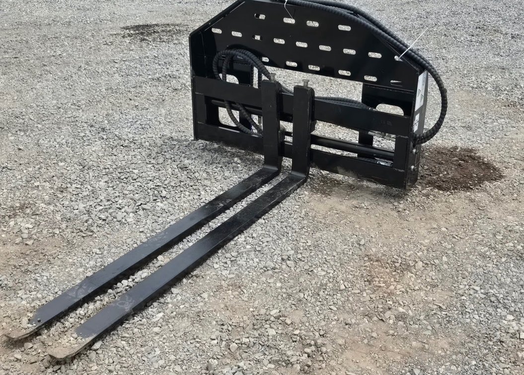 Unused GIYI 60" Hydraulic Shift Pallet Forks - Skid Steer Quick Attach