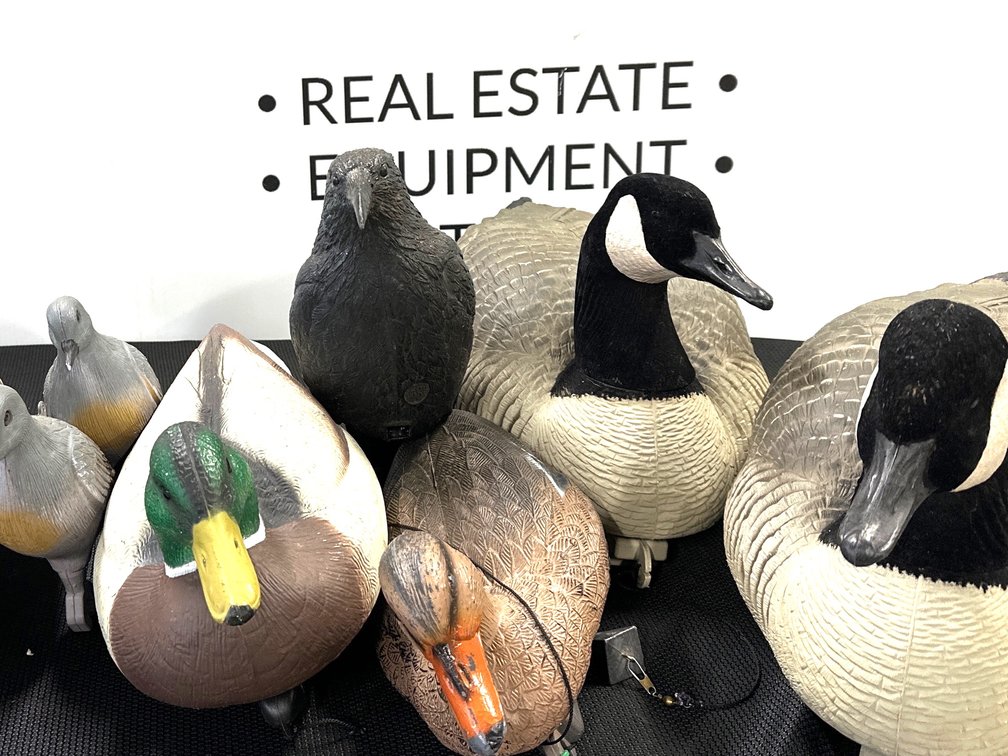 Hunting Decoys (8 Included)