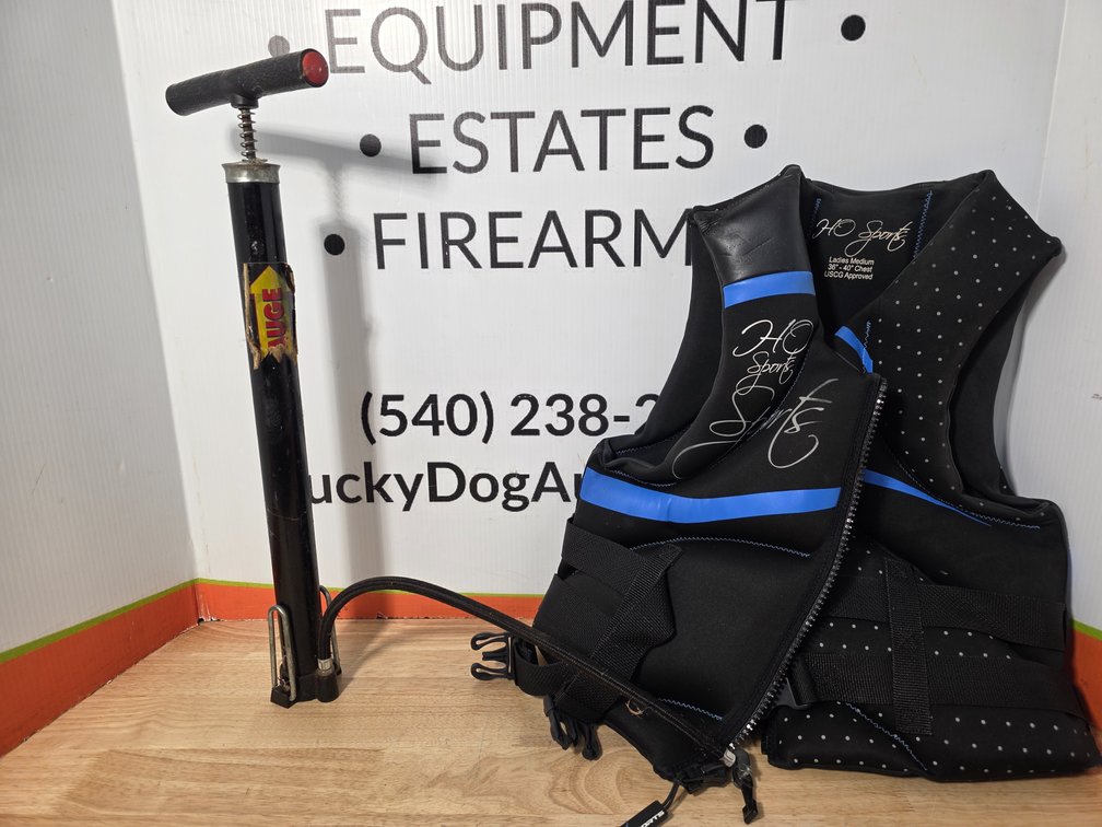 Ladies Medium Life Jacket - Tire Pump