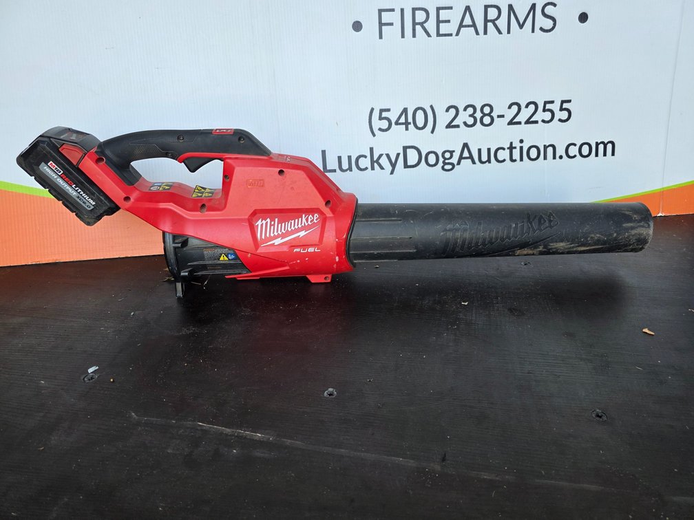 Milwaukee Leaf Blower - Battery Included - Worked When Tested