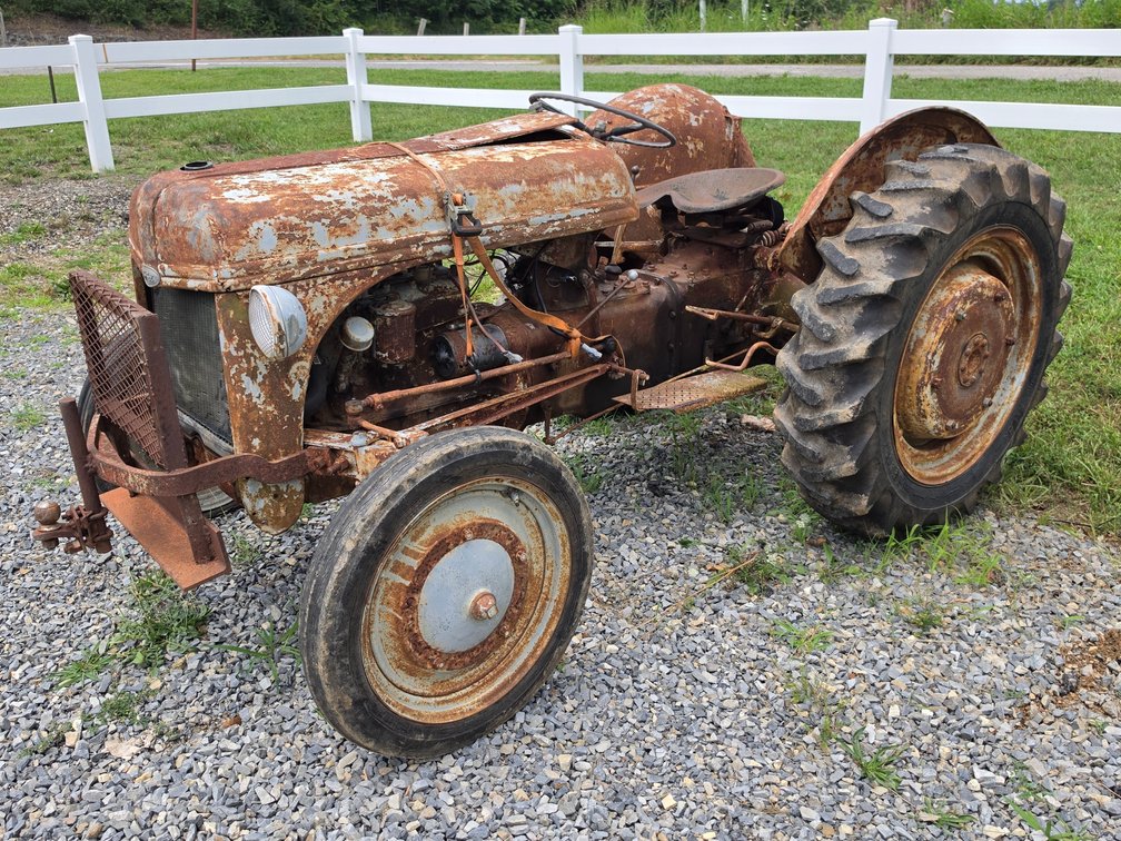 Ford 2wd Gas Tractor - Unknown Condition