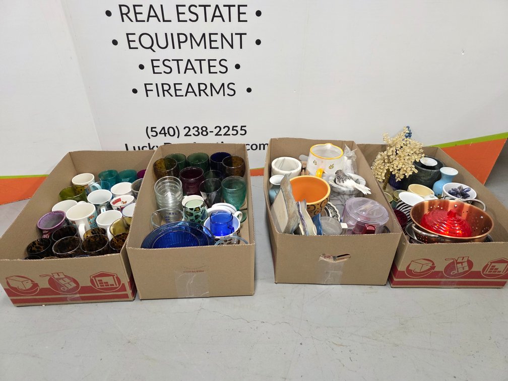 Pyrex, Pampered Chef & Assorted Kitchenware Lot