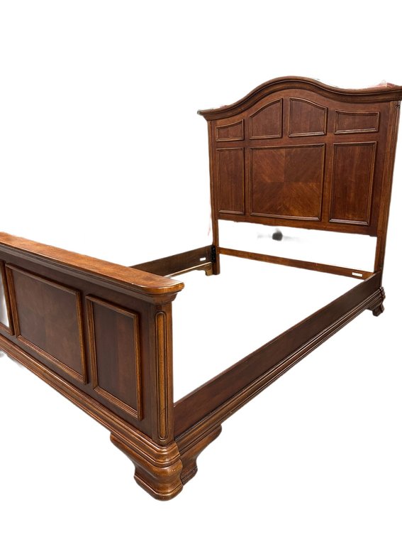 Queen Harbor Point Rustic Cherry Arched Panel Bed - No Slats