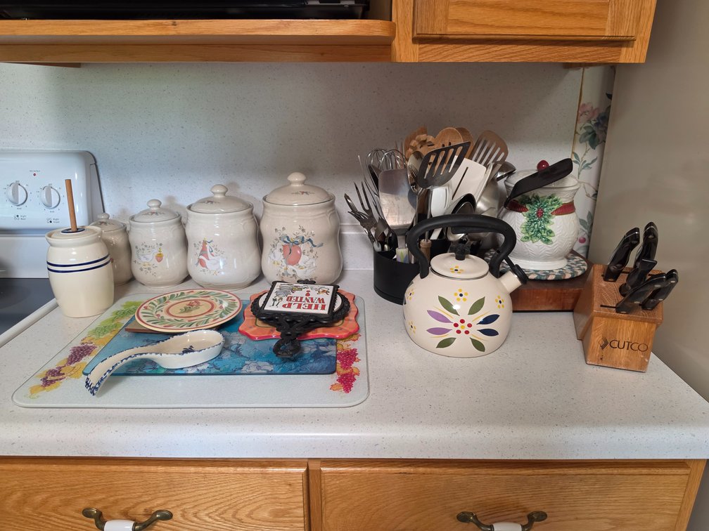 Cutco Knife Block and Mixed Kitchenware Assortment