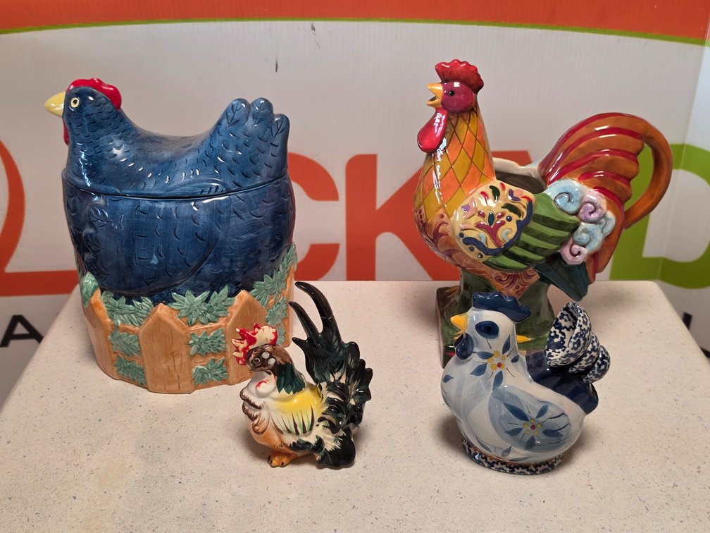 Ceramic Rooster and Hen Kitchen Decor
