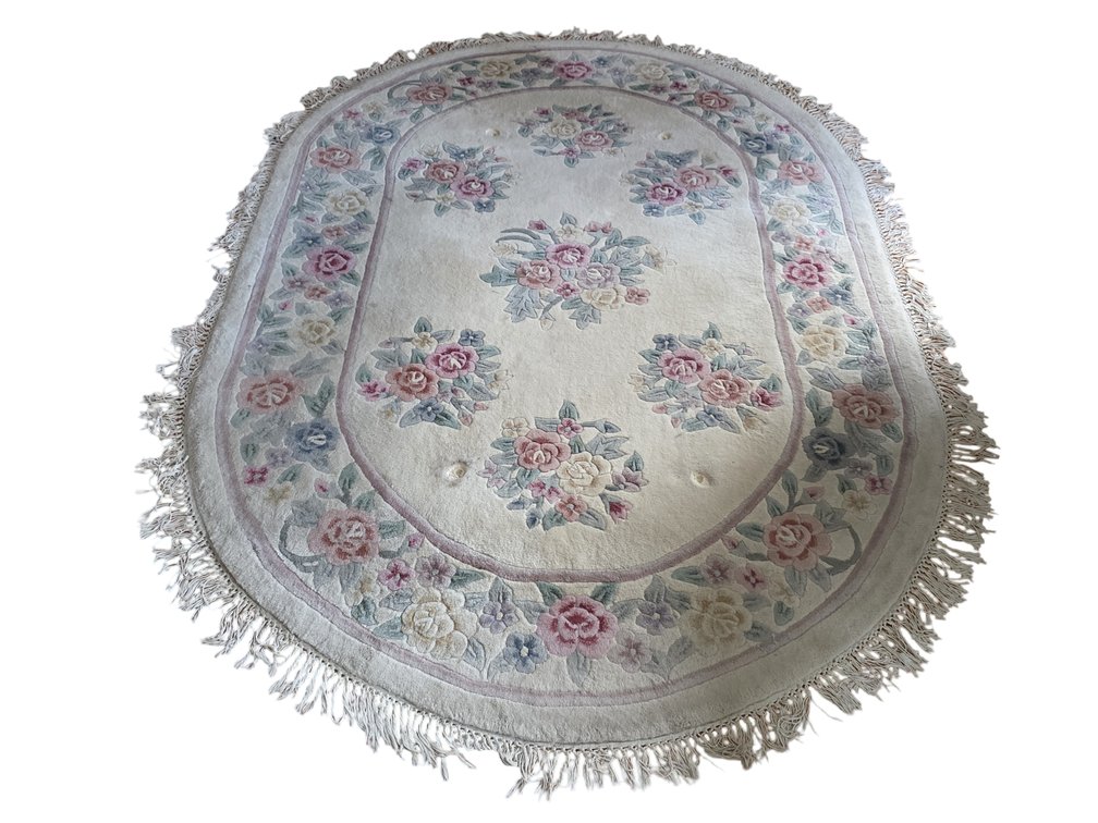 Royal Palace English Garden Wool Oval Rug 5’6 x 8”