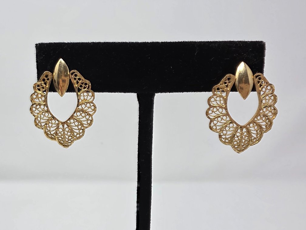14k Yellow Gold Diamond Cut Filigree Scalloped Border Dangle Stud Earrings - 3.42 Grams