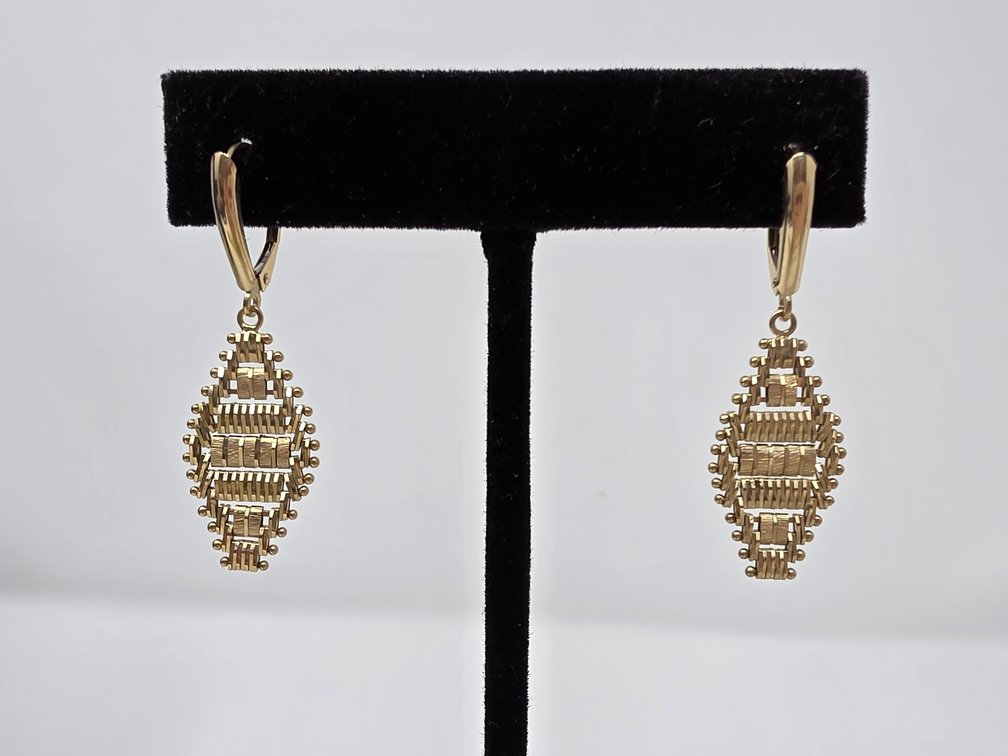 14kt Gold Mesh Kite Shaped Dangle Earrings - 4.6 Grams