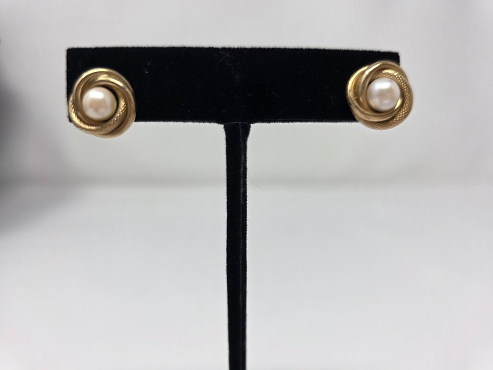 10 Kt Gold and Pearl Earrings