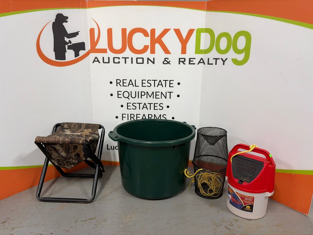 Mossy Oak Hunting Stool & Fishing Gear Lot