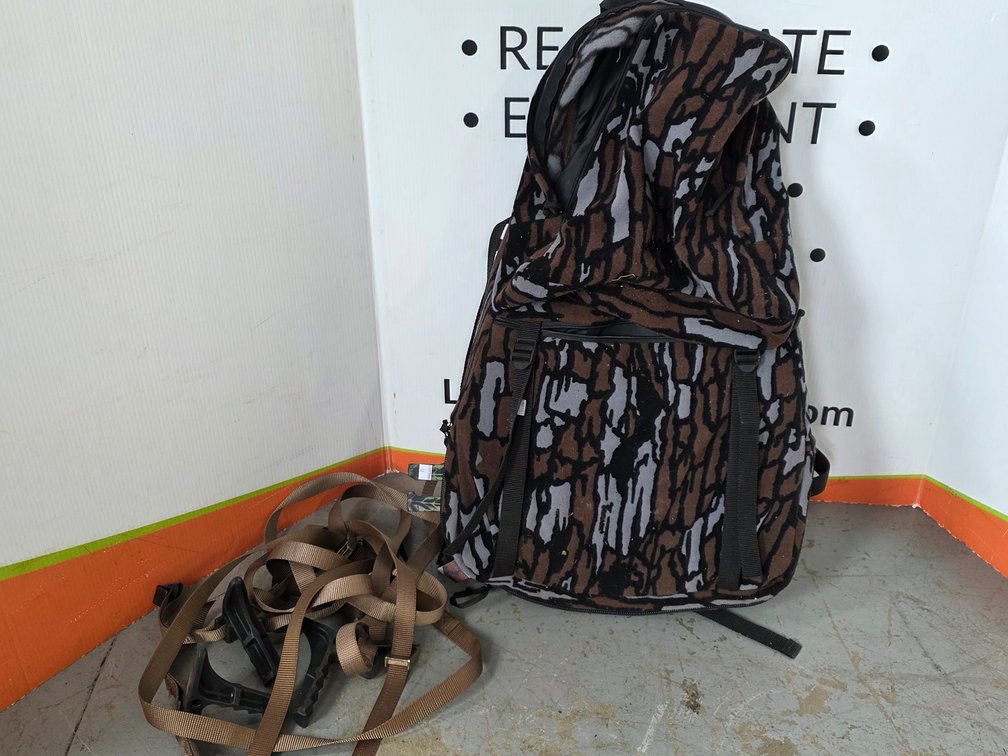 Tree Bark Camouflage Hunting/Hiking Backpack