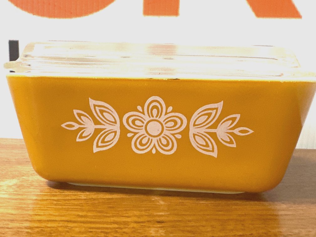 Yellow Rectangular Glass Refrigerator Dish with Lid