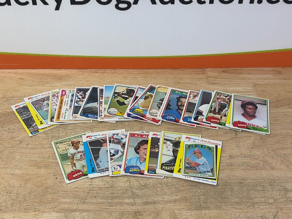 Topps Baseball Cards (+/- 25)