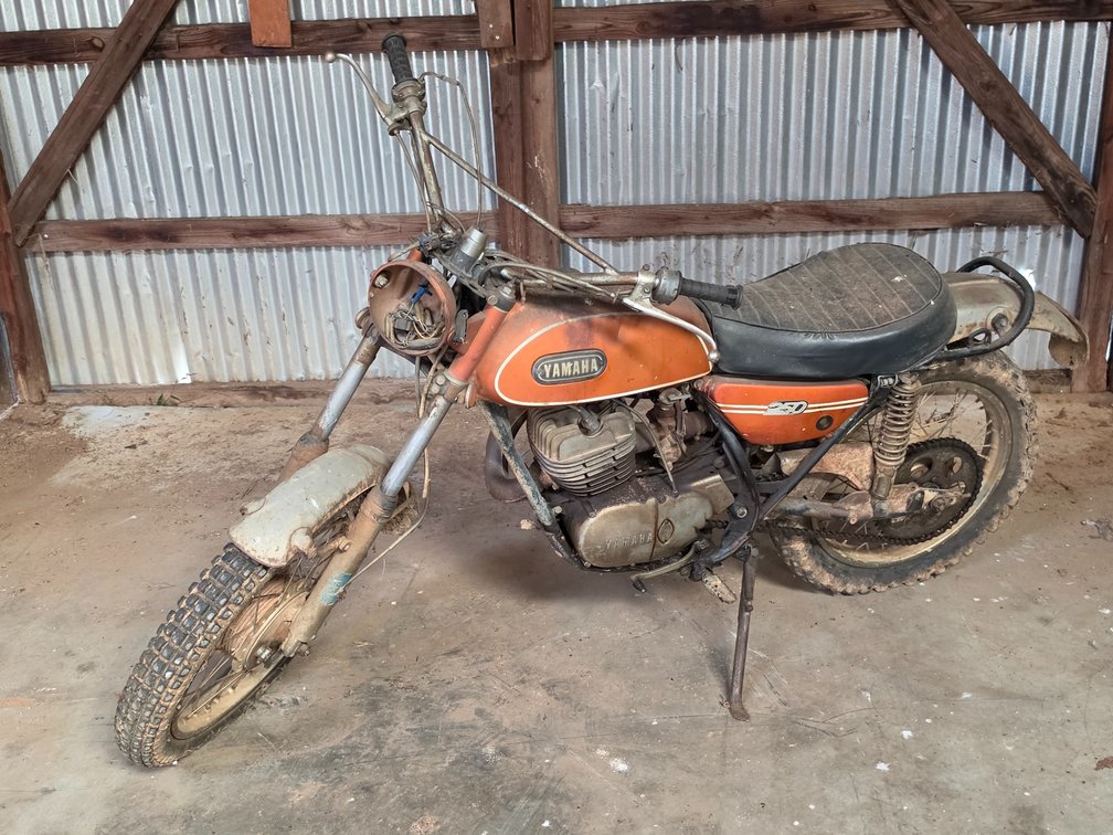 Yamaha Motorcycle - No Title - Has Been Sitting