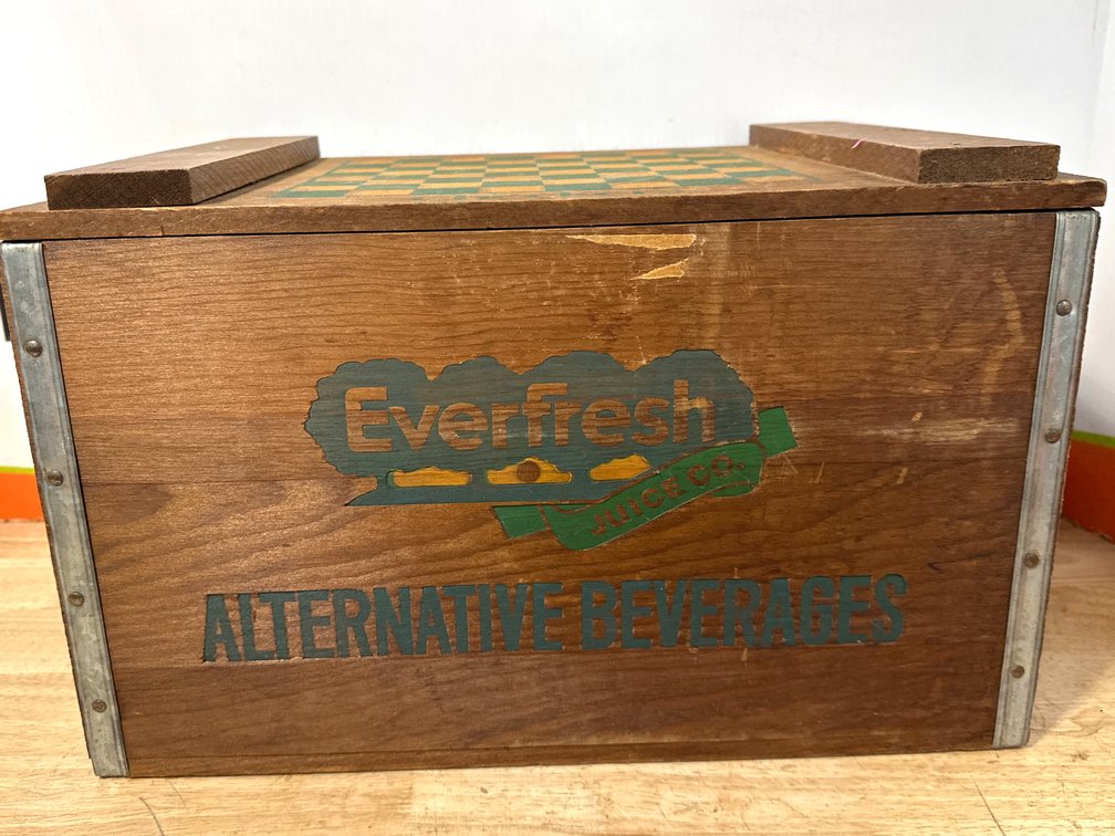 Everfresh Wooden Advertising Crate with Checkerboard Lid