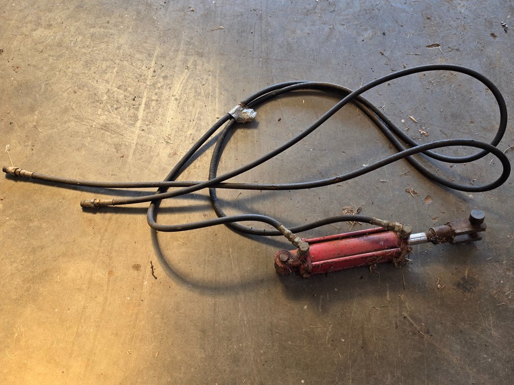 Hydraulic Cylinder w/ Hoses