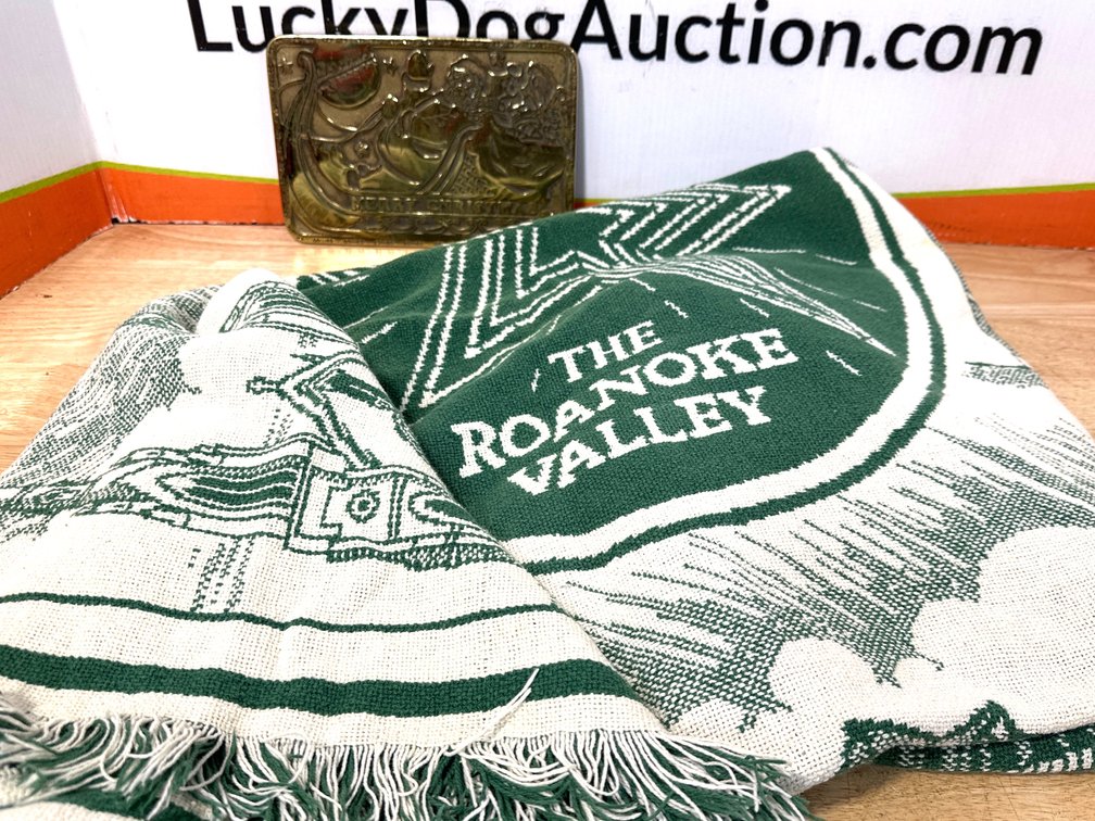 Roanoke Valley Woven Throw Blanket - Golden Christmas Plaque