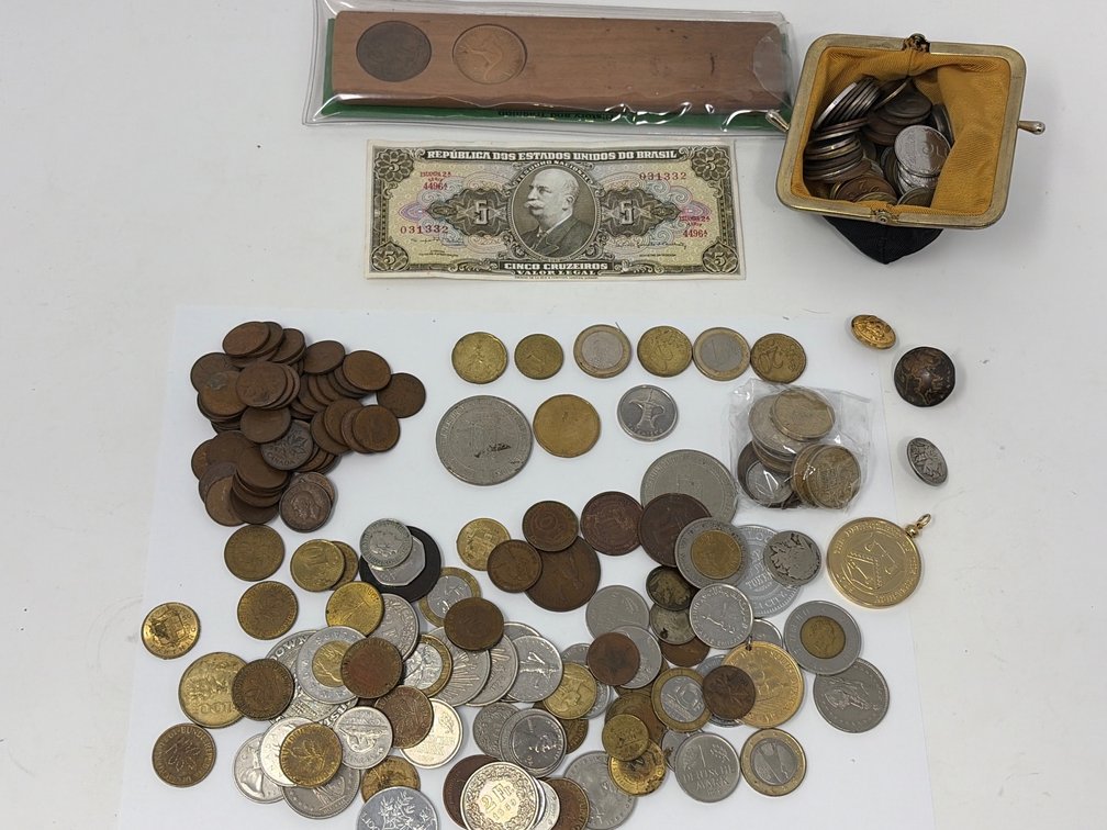 World Coins, Brazilian Banknote, Tokens, and Coin Purse