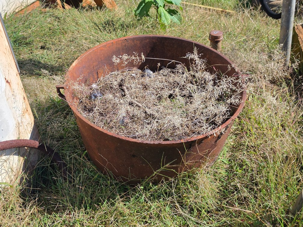 Metal Cauldron / Stew Pot