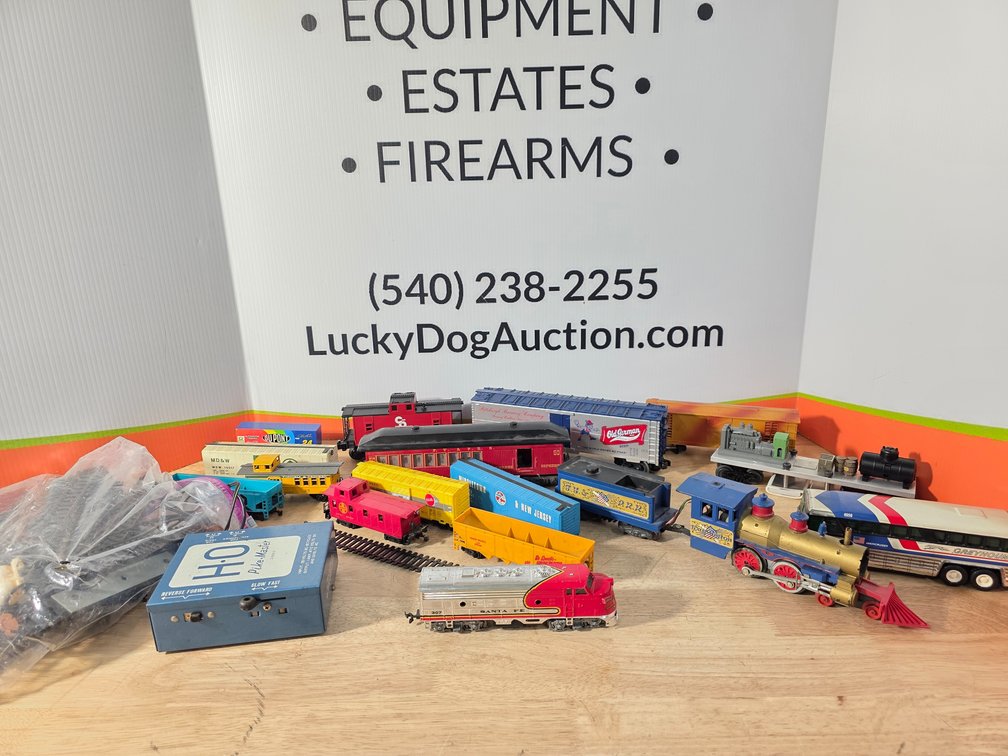HO Scale Model Trains, Power Pack, Track, and Toy Bus