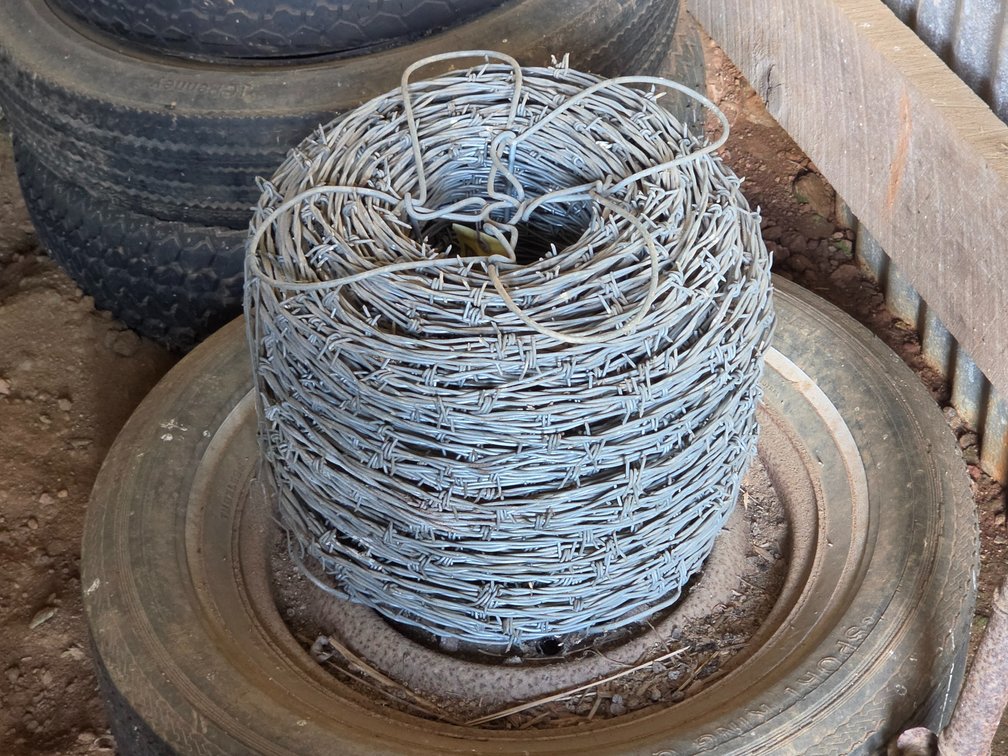 (1) Roll Heavy Gauge Barb Wire